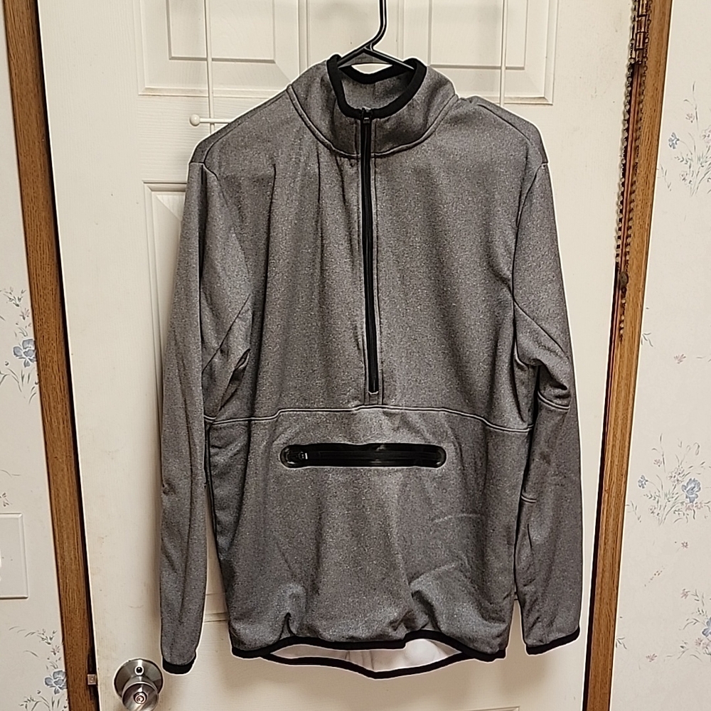 Tek Gear Gray Men's Sweatshirt with Black Accents
